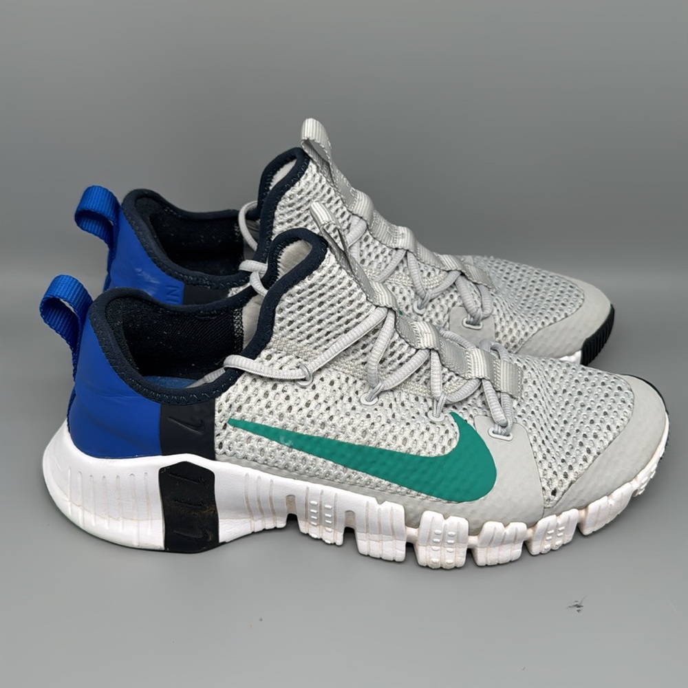 Nike Men's Gray Teal Blue Athletic Shoes